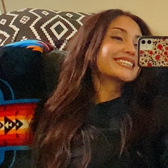 Meet your Posher, Shania - Picture 1 of 1